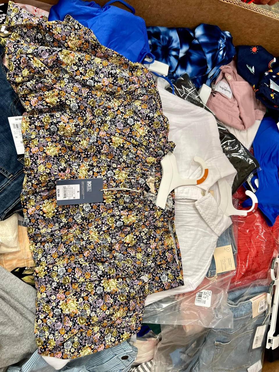 Womens Clothing Wholesale Pallet - Image 3