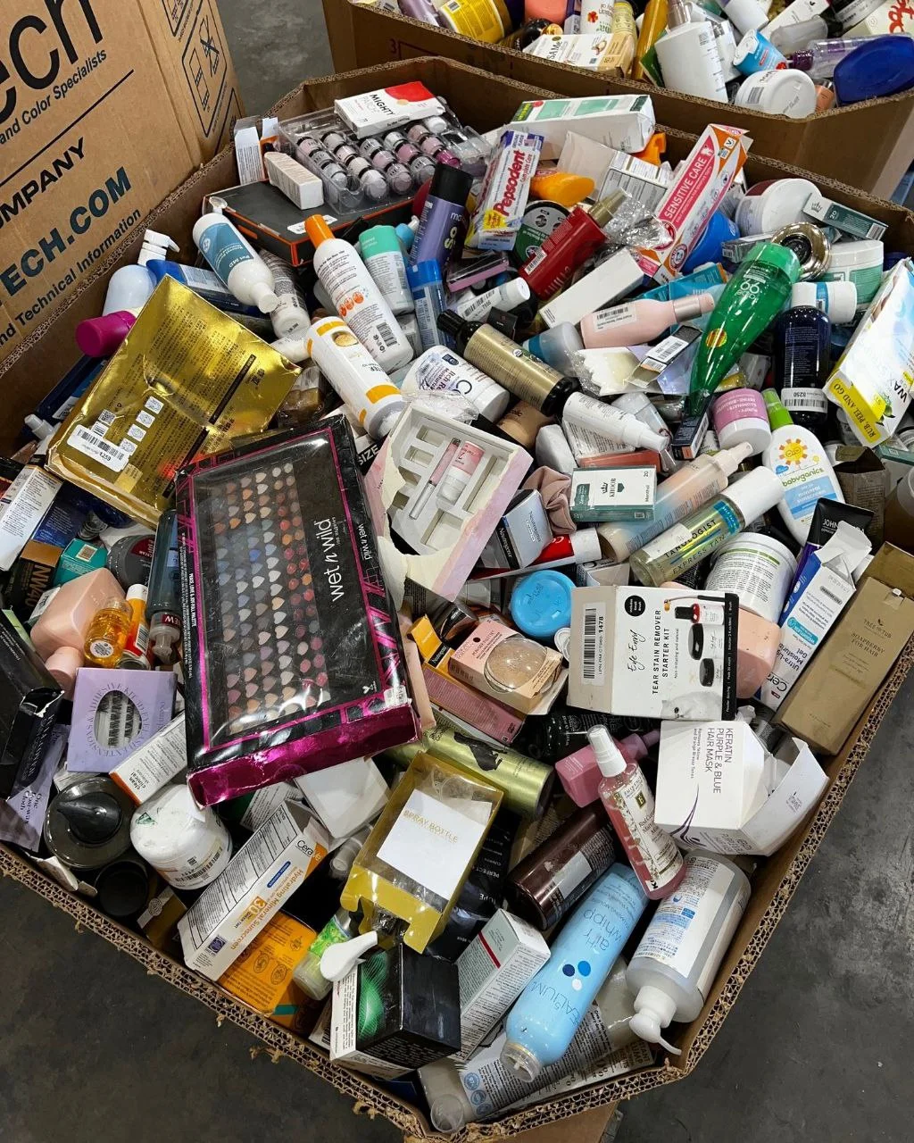 Liquidation Cosmetics Pallets - Image 3